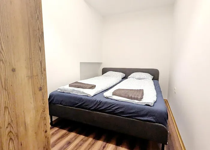 Spacious - 15 Min From Airport & Center, 5 Min From Main-bus Station Ez 12 * Wien