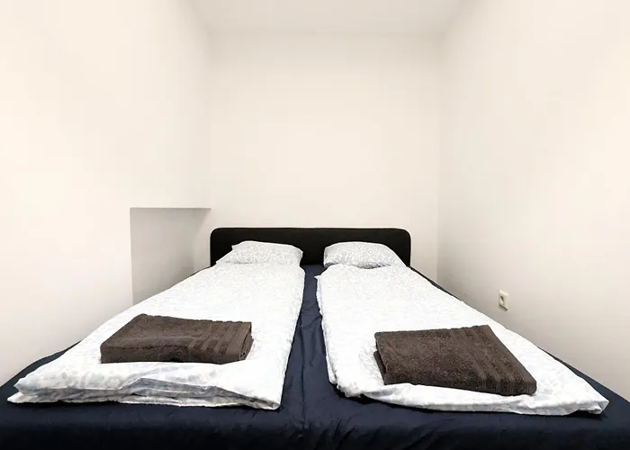 Spacious - 15 Min From Airport & Center, 5 Min From Main-bus Station Ez 12 Privatunterkunft Wien